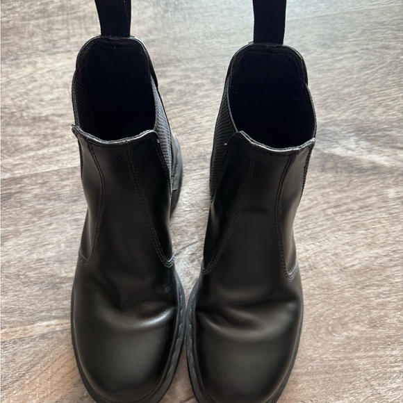 Dr Martens Chelsea Boot, Women’s size 9. Worn once! - Picture 2 of 5